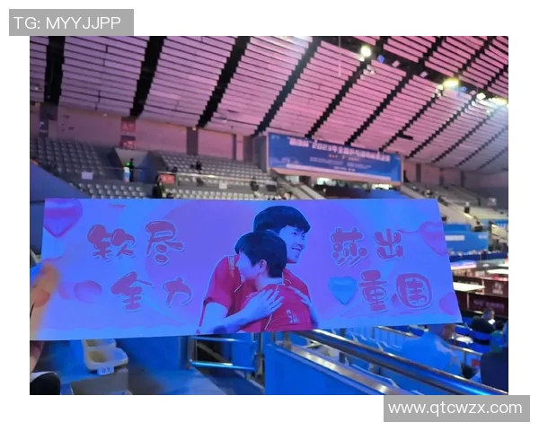 女主播热聊当红足球球星揭秘赛场风采与生活点滴