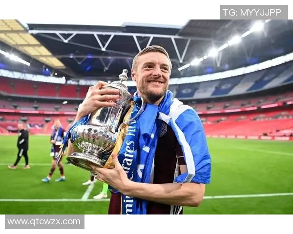 足球传奇瞬间回顾 球星经典视频集锦带你领略巅峰时刻